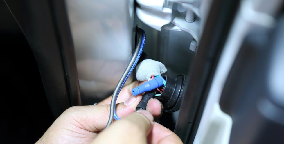 Posi-Tap connects tap into existing speaker wires without cutting